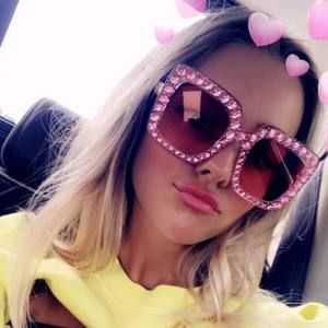 Meet your Posher, Caitlyn